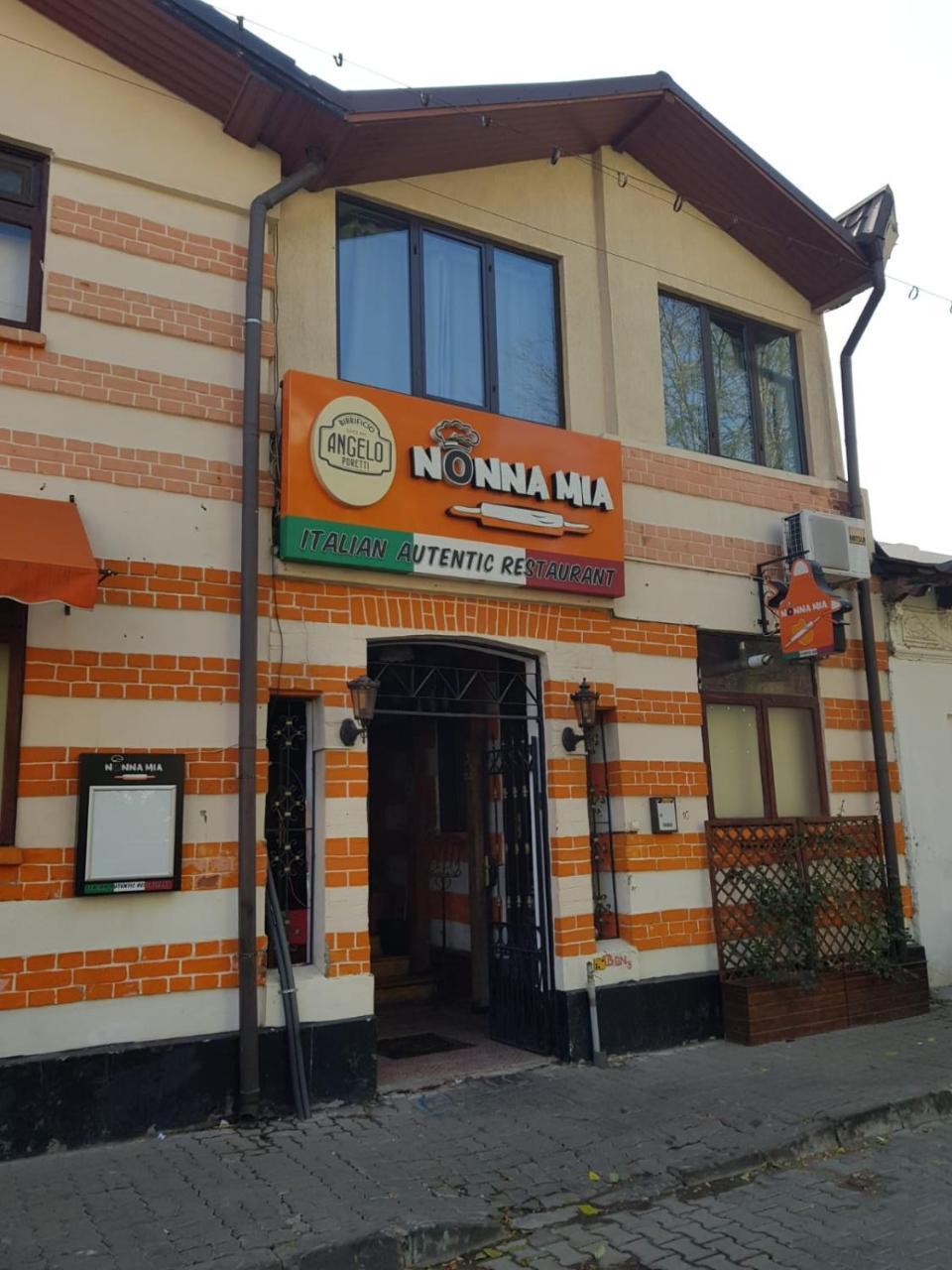 Nonna Mia Hotel Bukarest Kültér fotó