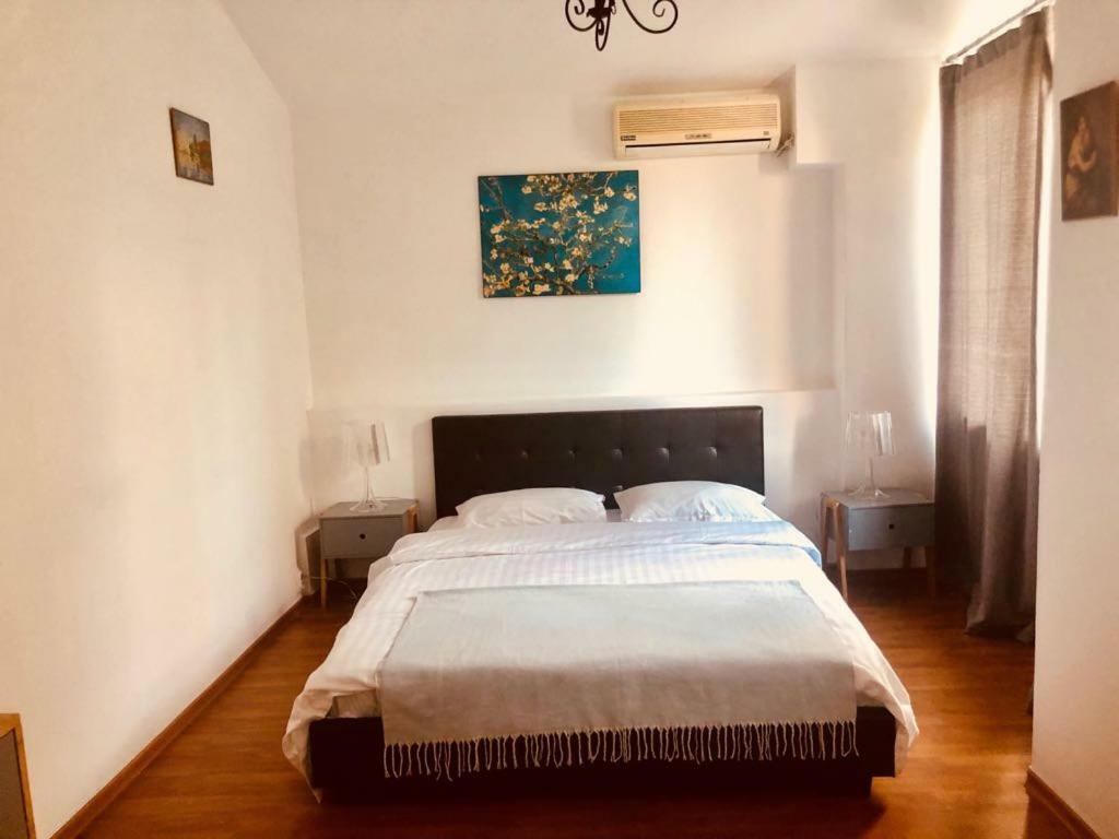 Nonna Mia Hotel Bukarest Kültér fotó